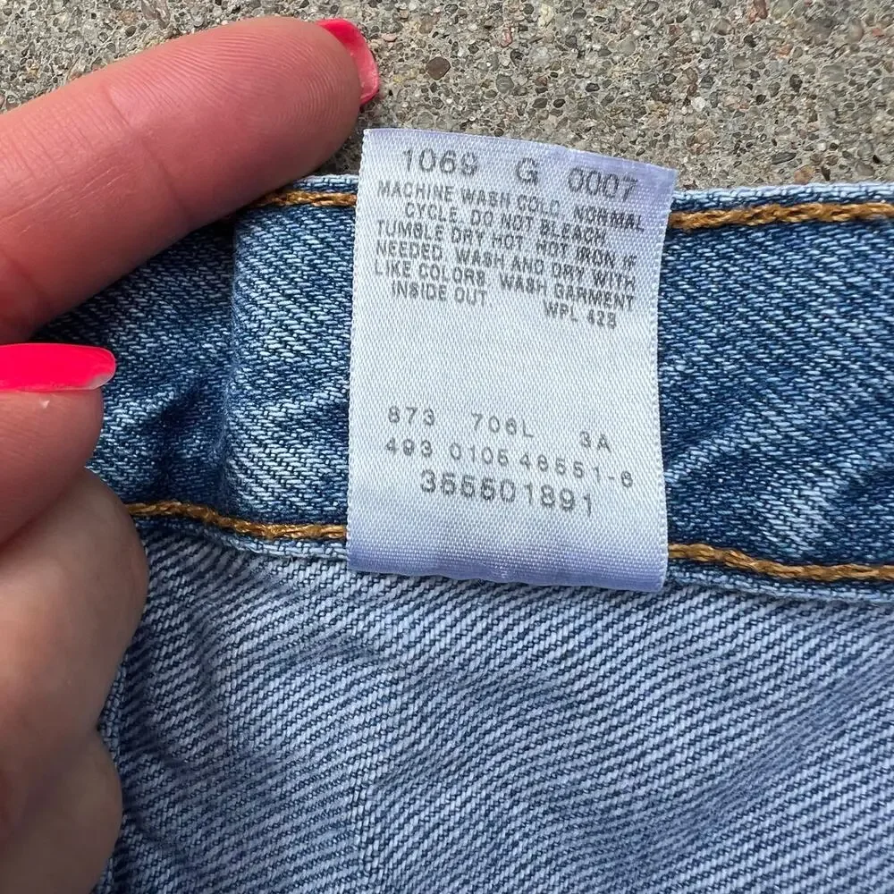 Vintage Y2K Levi's 550 Relaxed Fit Blue Jean Shorts Jorts Size 40 - Picture 5 of 9